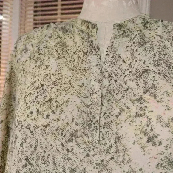 Women's Porophrase Top Sizes XL - Picture 2 of 10